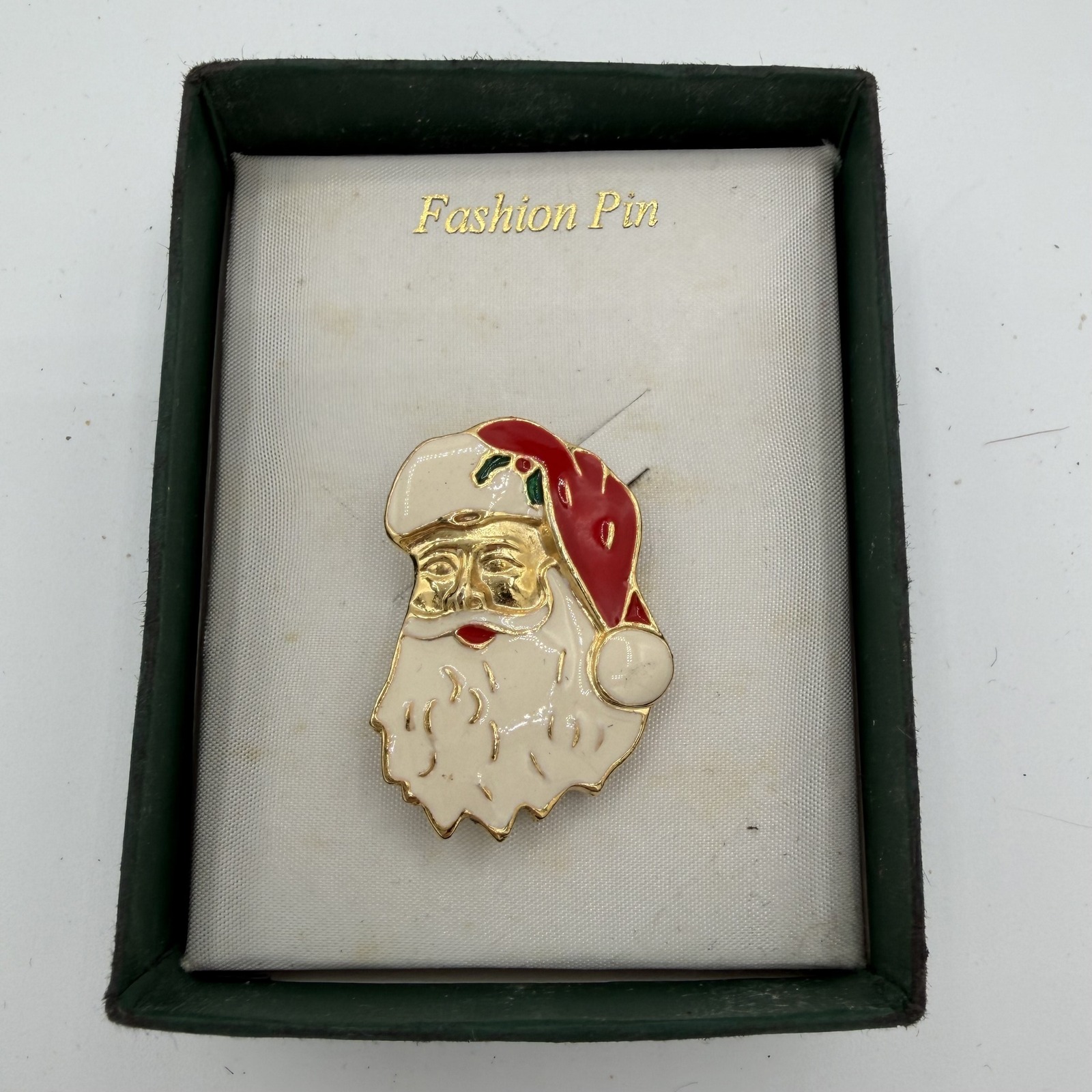 Vintage Enamel Santa Claus Fashion Pin Brooch Gold Tone Festive Holiday Jewelry 12$